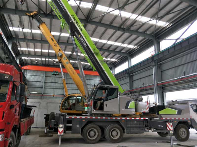 兴文县高空车出租需要注意哪些安全事项？