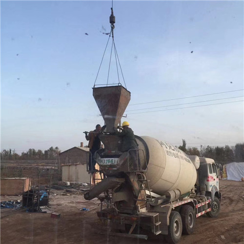 兴文县“精准瞄准”—— 吊车的 “定位导航” 技术